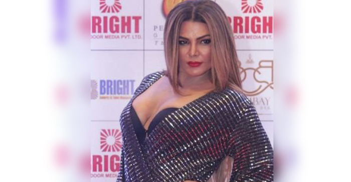 অপারেশন থিয়েটারে ঢোকার আগে নাচলেন রাখি!