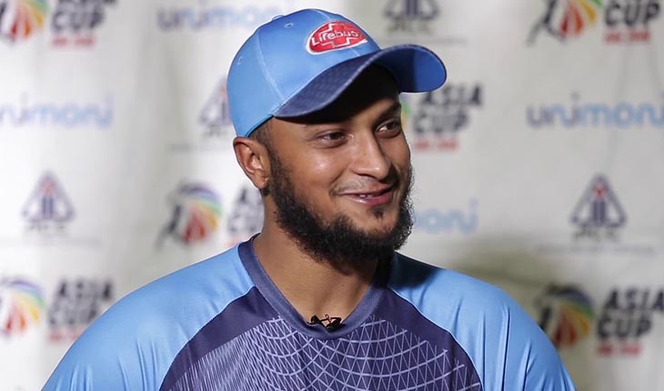 রবিবার দেশে ফিরছেন সাকিব রবিবার দেশে ফিরছেন সাকিব