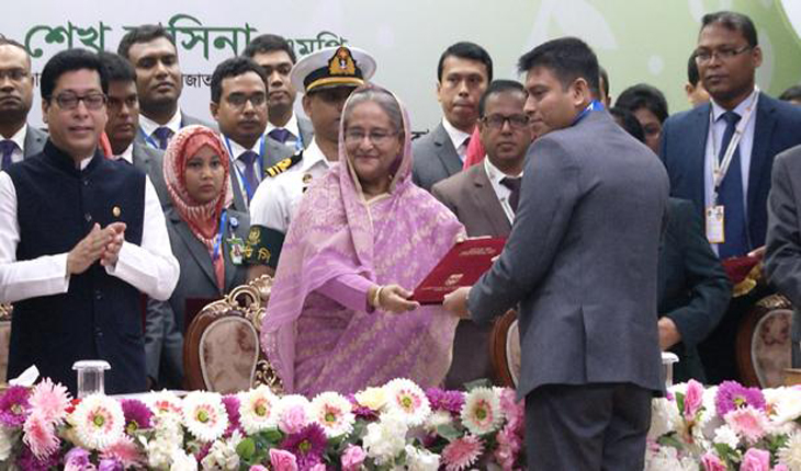 ঘুষ-দুর্নীতি নয়,সততা নিয়ে কাজ করতে হবে: