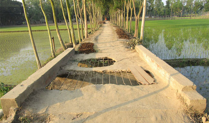 হাটবৈরাণ-বড়মা সড়কের এখন করুণ দশা, কালভার