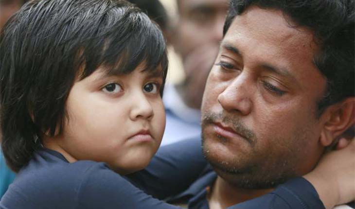 মাকে খুঁজে পেতে ডিএনএ নমুনা দিল শিশু সানিন  মাকে খুঁজে পেতে ডিএনএ নমুনা দিল শিশু সা