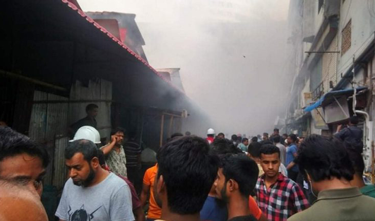 ডিএনসিসির কাঁচাবাজারের আগুন নিয়ন্ত্রণে
