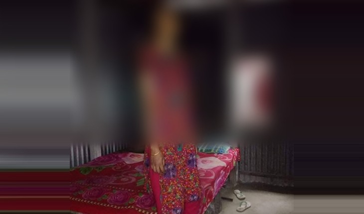 মির্জাপুরে গলায় উড়না পেঁচিয়ে গৃহিনীর আত্