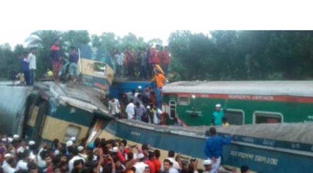 কসবার দুই ট্রেনের সংঘর্ষে  নিহত ১৫
