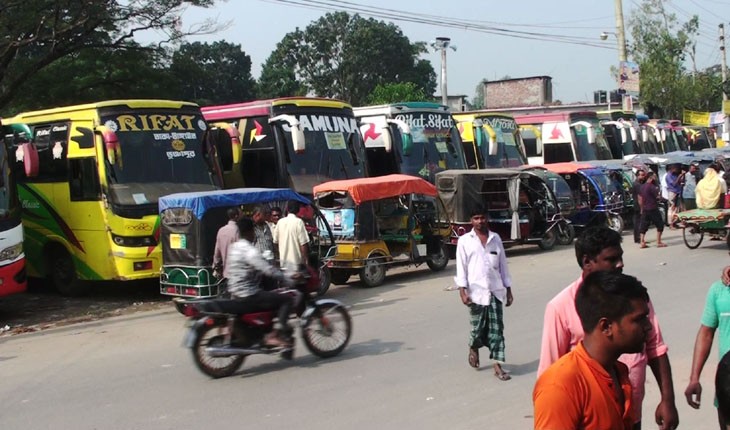 ভূঞাপুরে সড়ক আইন সংস্কারের দাবীতে শ্রমিক