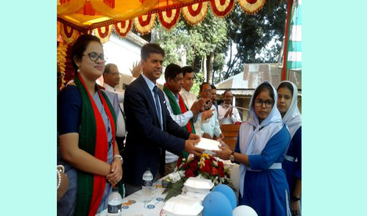 ধনবাড়ী সাকিনা মেমোরিয়াল গার্লস হাইস্কুলে মিড-ডে মিল কর্মসূচির উদ্বোধন ধনবাড়ী সাকিনা মেমোরিয়াল গার্লস হাইস্কুলে