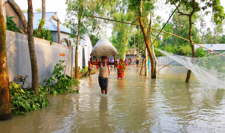 টাঙ্গাইলে বন্যার পানি বাড়ছে,পানিবন্দী ১০১ গ্রামের মানুষ টাঙ্গাইলে বন্যার পানি বাড়ছে,পানিবন্দী ১০
