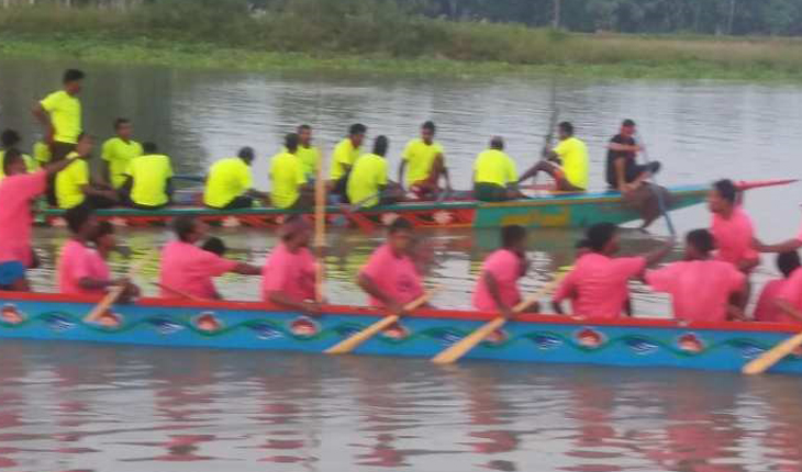 মির্জাপুরে গ্রাম বাংলার ঐতিহ্যবাহী নৌকা বাইচ অনুষ্ঠিত মির্জাপুরে গ্রাম বাংলার ঐতিহ্যবাহী নৌকা