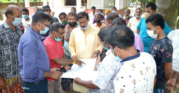 এদেশে সকল ধর্মের মানুষ ভাই-ভাই - এমপি মনোরঞ্জন  এদেশে সকল ধর্মের মানুষ ভাই-ভাই - এমপি মন