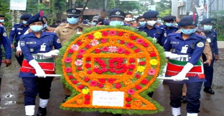 ভোলায় পুলিশের পক্ষ থেকে বঙ্গবন্ধুর প্রতি