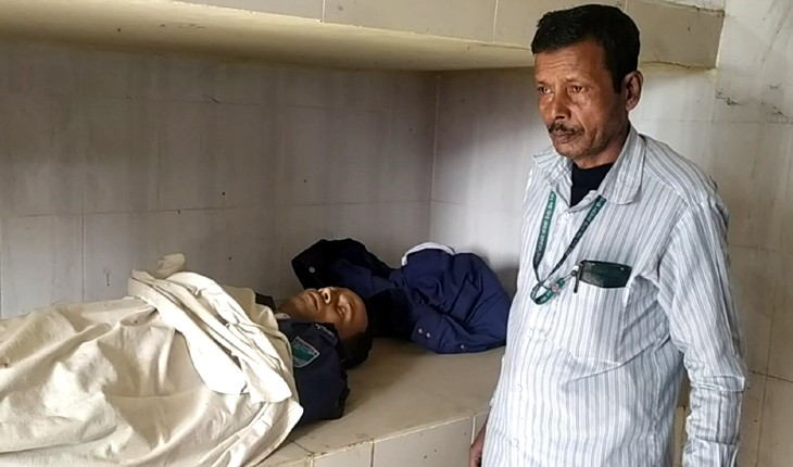 টাঙ্গাইলে সড়ক দুর্ঘটনায় পুুলিশ সদস্য নিহত টাঙ্গাইলে সড়ক দুর্ঘটনায় পুুলিশ সদস্য নিহ