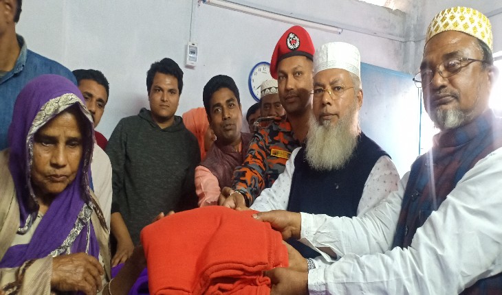 বেনাপোলে অসহায়-দুস্থদের মাঝে কম্বল বিতরণ