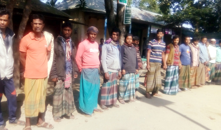 চুরির অপবাদ দিয়ে শিশুকে পিটিয়ে আহত  চুরির অপবাদ দিয়ে শিশুকে পিটিয়ে আহত