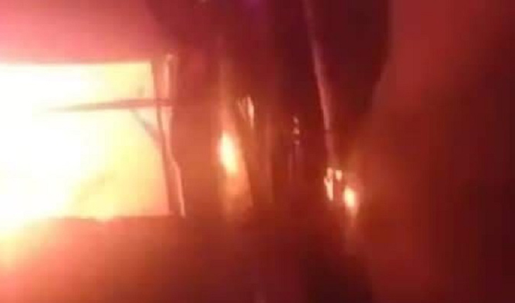 ভোলায় আগুনে ৭ ব্যবসা প্রতিষ্ঠান পুড়ে ছাই ভোলায় আগুনে ৭ ব্যবসা প্রতিষ্ঠান পুড়ে ছাই