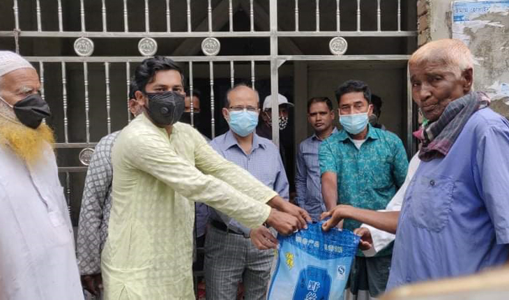 নাগরপুরে বেসরকারি উদ্যোগে কর্মহীনদের মাঝ