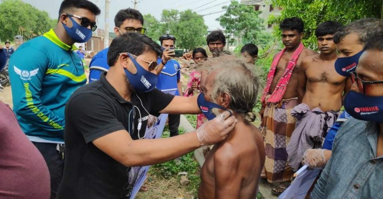 টাঙ্গাইলে ইয়ামাহা রাইডার ক্লাবের উদ্যোগে মাস্ক বিতরণ টাঙ্গাইলে ইয়ামাহা রাইডার ক্লাবের উদ্যোগে