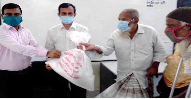 নাটোরে অবসরপ্রাপ্ত সরকারি কর্মচারিদের মা