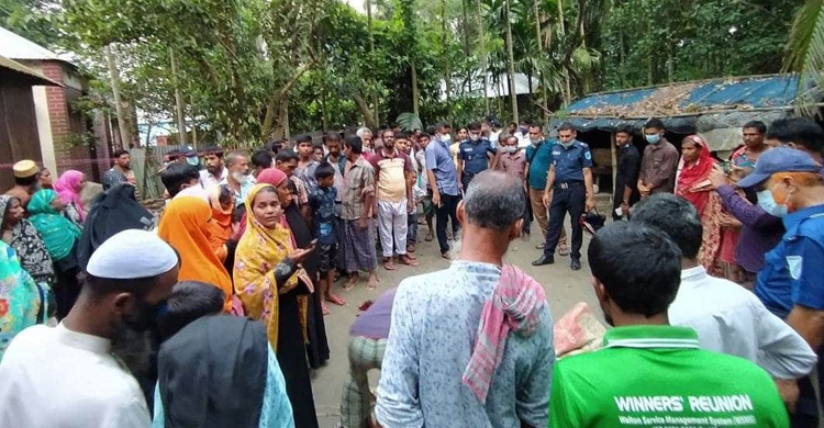 দাদীকে কুপিয়ে হত্যা করলো মাদকাসক্ত নাতী