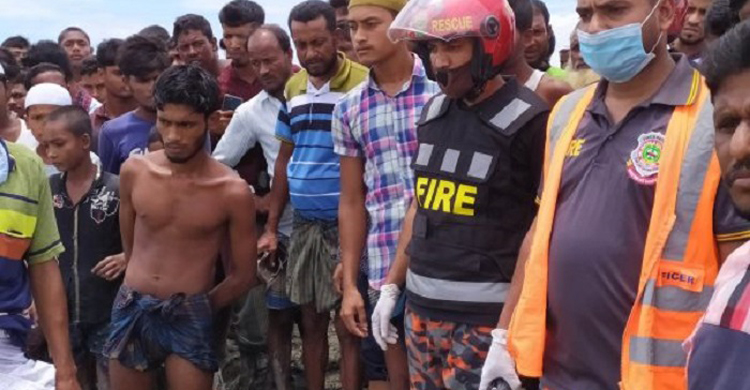 চরফ্যাশনে মেঘনা নদীতে মাছ ধরতে গিয়ে এক জ