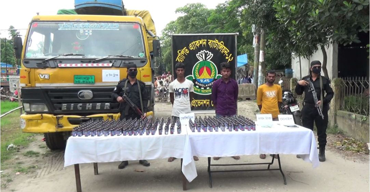 টাঙ্গাইলে তিন’শ বোতল ফেন্সিডিলসহ গ্রেফতা