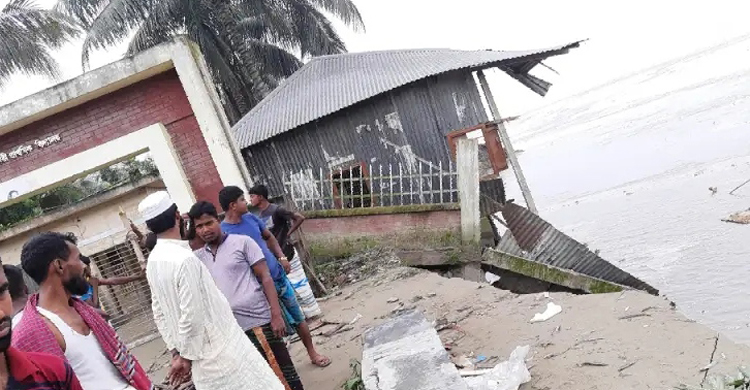 আলীপুরে আবার যমুনার তীব্র ভাঙন 