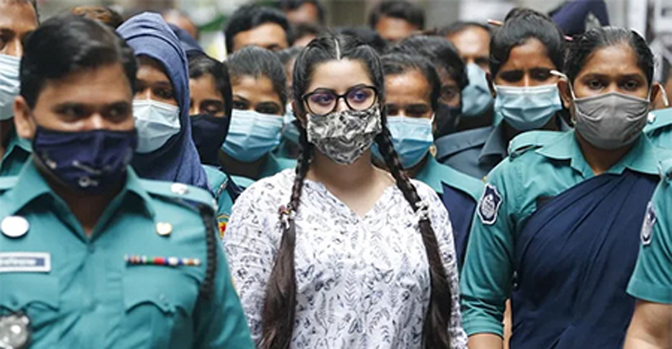 তিন দফা রিমান্ড শেষে আদালতে পরীমনি তিন দফা রিমান্ড শেষে আদালতে পরীমনি