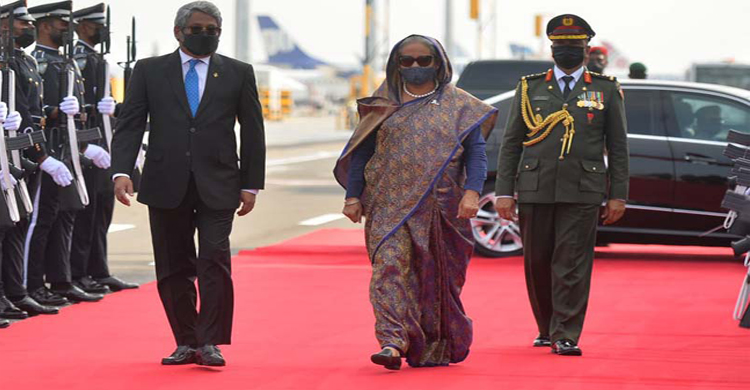 মালদ্বীপে প্রধানমন্ত্রীকে লালগালিচা সংবর্ধনা মালদ্বীপে প্রধানমন্ত্রীকে লালগালিচা সংবর