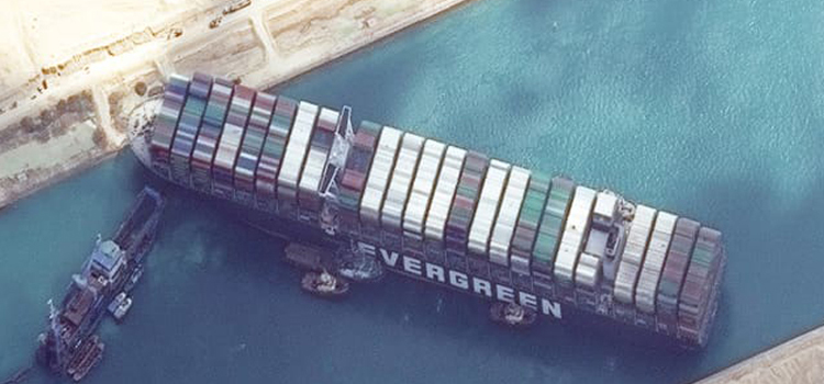 ছাড়া পেলো সুয়েজ খালে আটকে পড়া এভার গিভেন ছাড়া পেলো সুয়েজ খালে আটকে পড়া এভার গিভেন