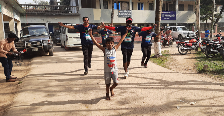 ৮ বছরেই টাঙ্গাইলের মিনিম্যারাথন শেষ করলো