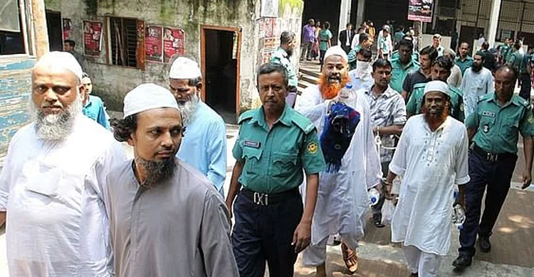 শেখ হাসিনাকে হত্যার ষড়যন্ত্র : ১৪ জনের ম