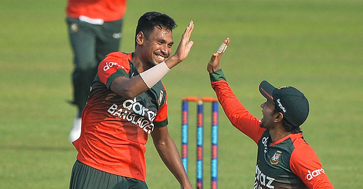 সিরিজ জয়ের পথ মসৃণ করলেন বোলাররা