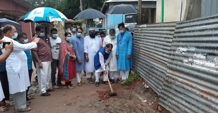 টাঙ্গাইল পার্ক বাজারের রাস্তার নির্মাণ কাজের উদ্বোধন টাঙ্গাইল পার্ক বাজারের রাস্তার নির্মাণ ক
