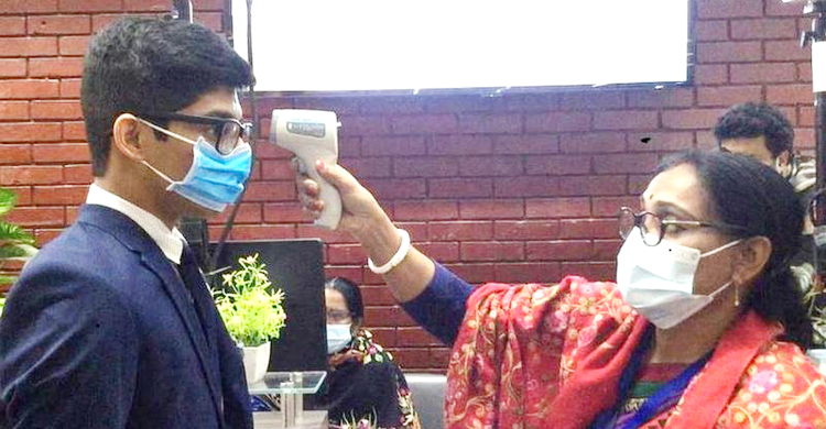  'ওমিক্রন' ঠেকাতে দক্ষিণ আফ্রিকার সাথে য