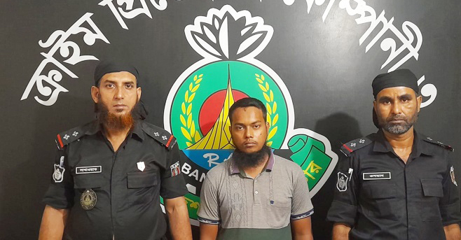 টাঙ্গাইলে এস আই পরিবহণের ঘাতক বাস চালক আ