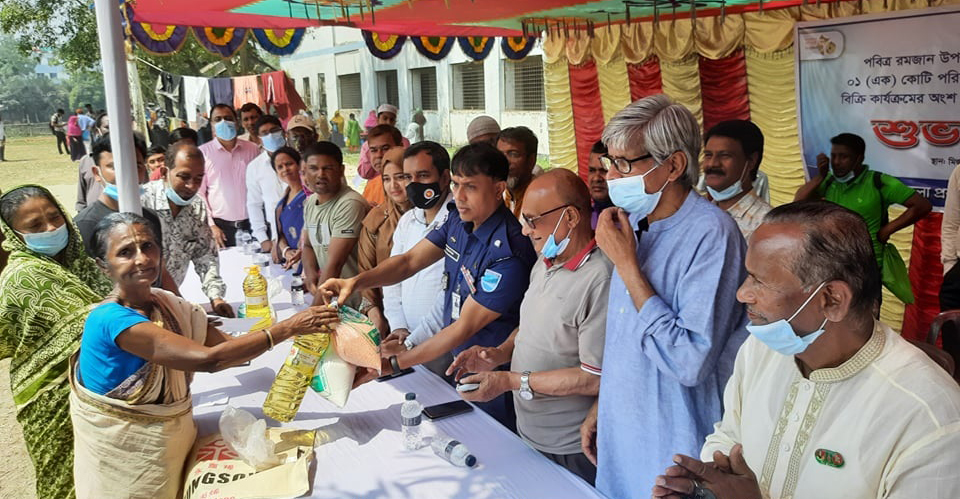 মির্জাপুরে টিসিবির পণ্য বিক্রি শুরু