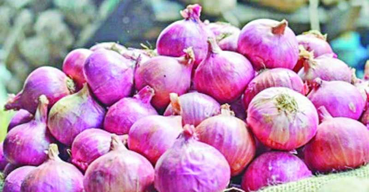 বন্ধ হচ্ছে না পেঁয়াজ আমদানি