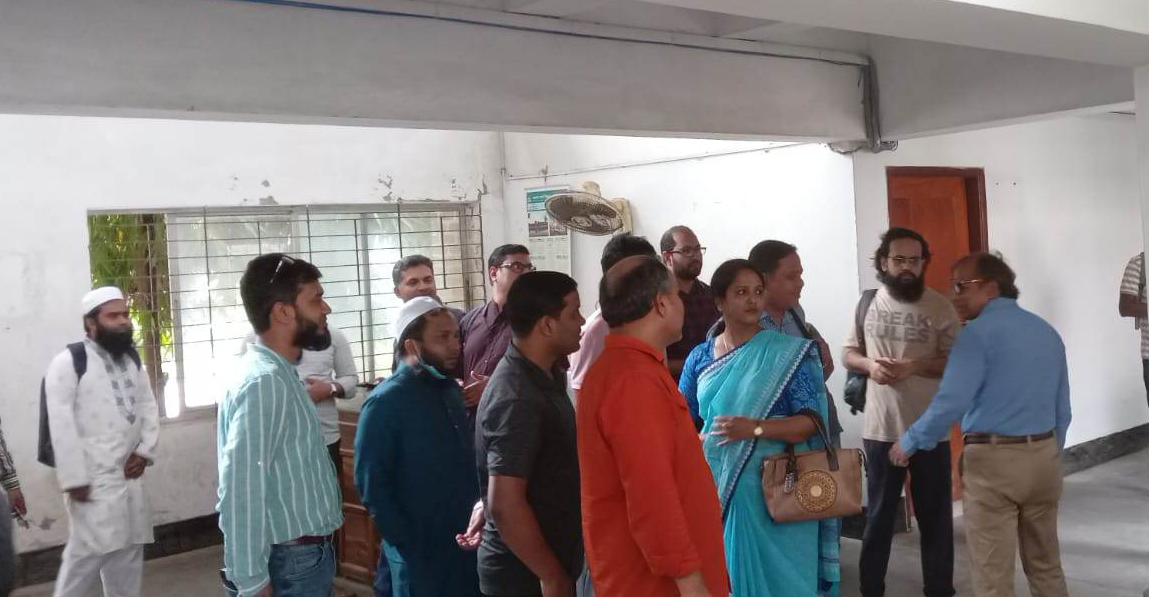 দ্বিতীয় দিনেও মাভাবিপ্রবি শিক্ষকদের অবস্