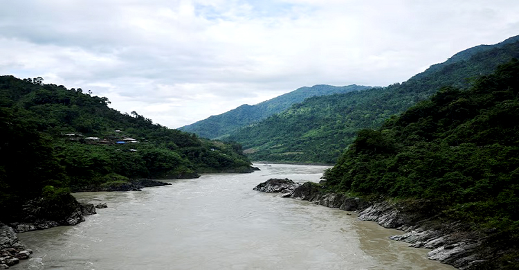 চীনের নতুন মেগা বাঁধে ভারতে ‘জলযুদ্ধের'