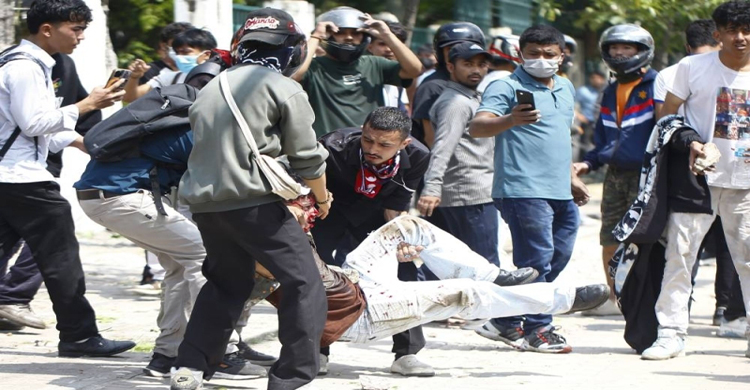 নেপালজুড়ে ছড়িয়ে পড়েছে সরকারবিরোধী ব